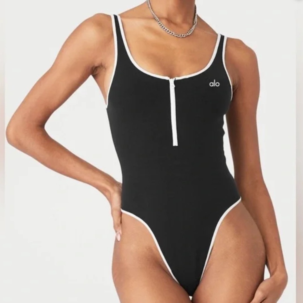Alo Yoga Bodysuit.NEVER WORN .Black/White Trim. Size L. NEW with TAG
